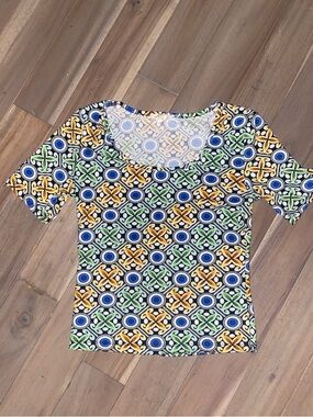 Women’s Scoop Neck Patterned Tee in Blue, Yellow & Green